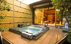 Have the open-air onsen to yourself.